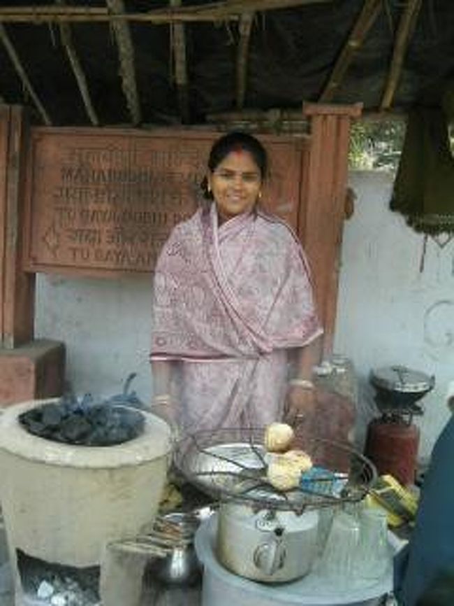 勝手に田舎パンと名づけていたパンを焼いているお母さん。