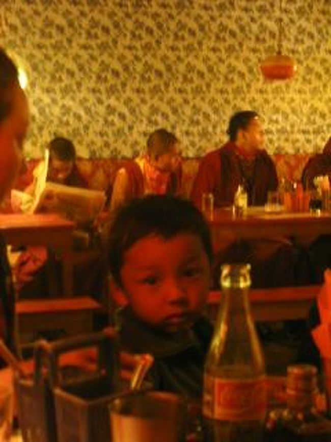 前に座っていた男の子。