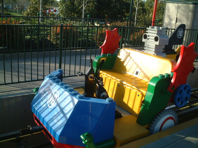 ここにも可愛い乗り物がありました。<br />足でこぐのがＧＯＯＤ。<br />このほかにも親子で乗る乗り物がいっぱいでした。