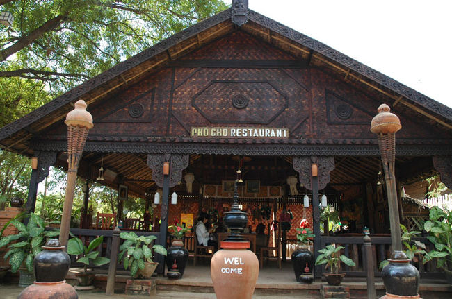 昼食はここで。