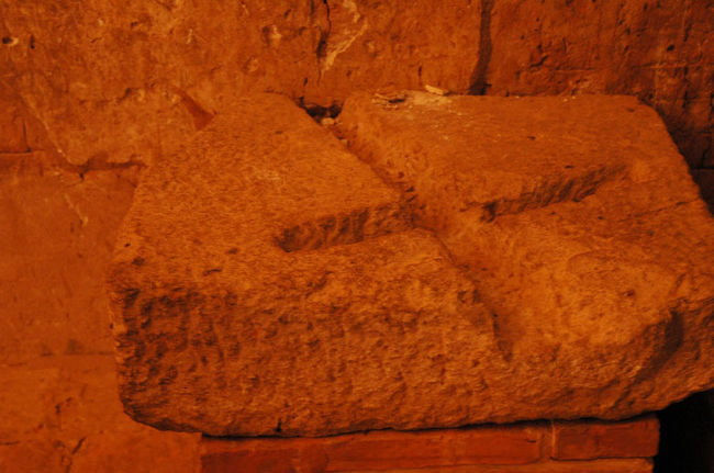 ここで手首を切って人を殺したらしいです。<br />おそろしや。