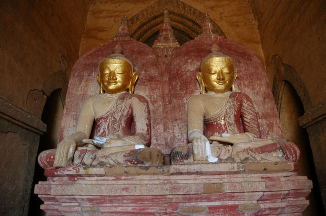 ２体並んでいるのは珍しいらしい。