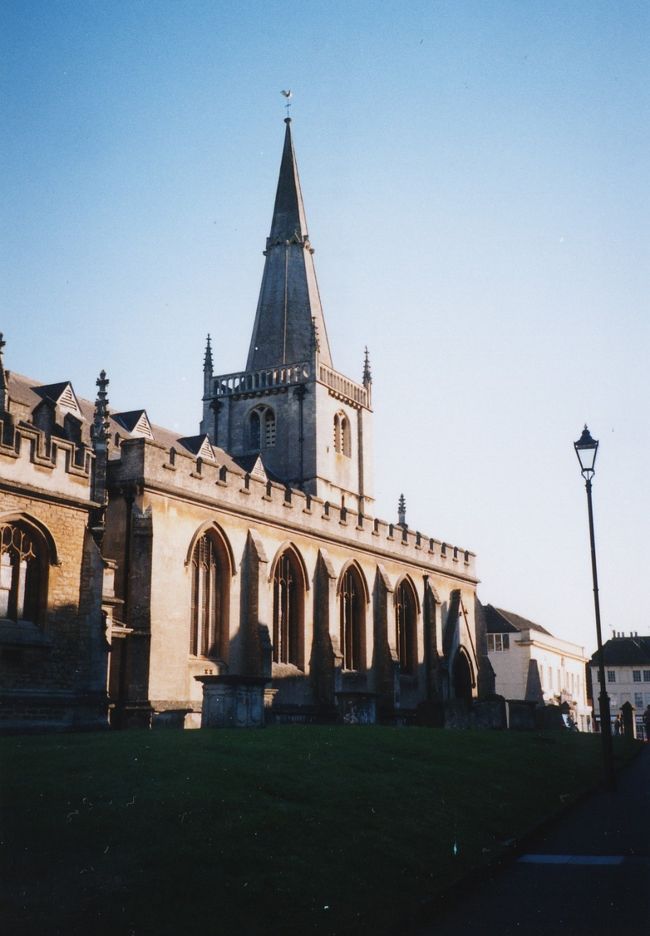 ホテル近くの教会です。<br />とても古い建物のようでした。