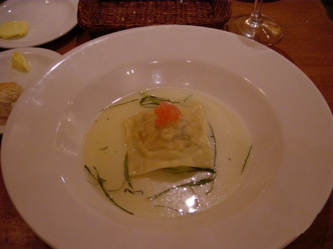 中には鳥のひき肉が入っています。<br />