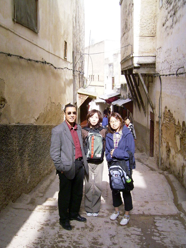 メディナを案内してくれたノールさん。この人は今回の旅で出会ったモロカンのなかで一番スタイリッシュな人だった！モロッコにもこんな人がいるのかとちょっと驚き。きれいな英語で、この迷路の中をガイドしてくれたいい人。