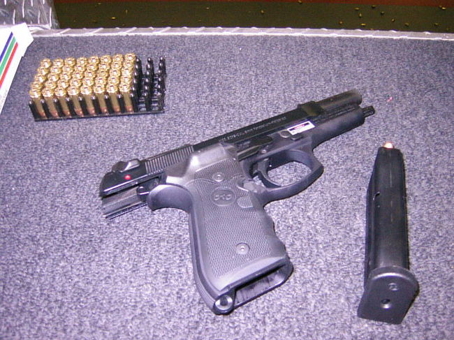 これがはじめに撃った銃かな。名前とか分からないんだけどね！！銃好きが聞いたら怒られちゃうねっ。<br />ごめんなちゃい♪