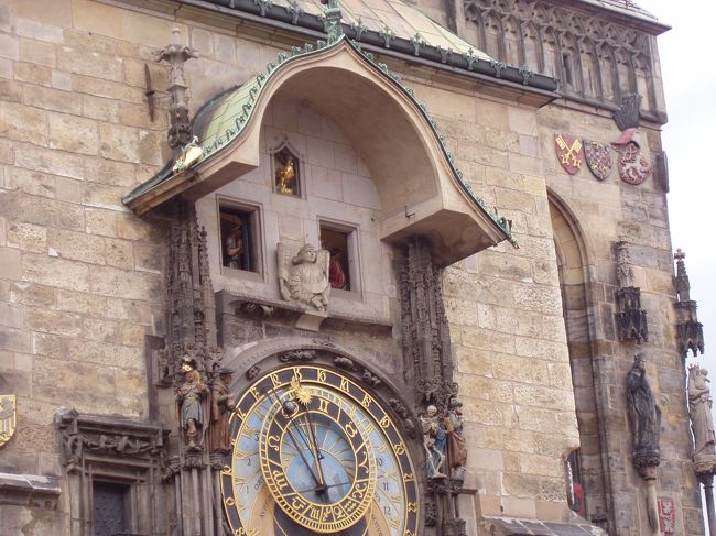 ☆プラハ<br />旧市庁舎、天動説の天体の動きと時間を表す。<br />「キリストの１２使徒」からくり時計<br />