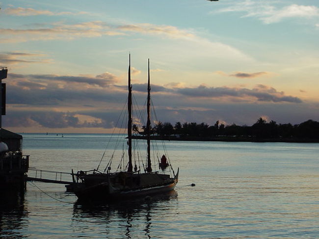 サンセットクルージングで撮った夕日なんだけどなかなかうまく撮れなくて夕日が沈みすぎちゃったみたい（；＿＋）