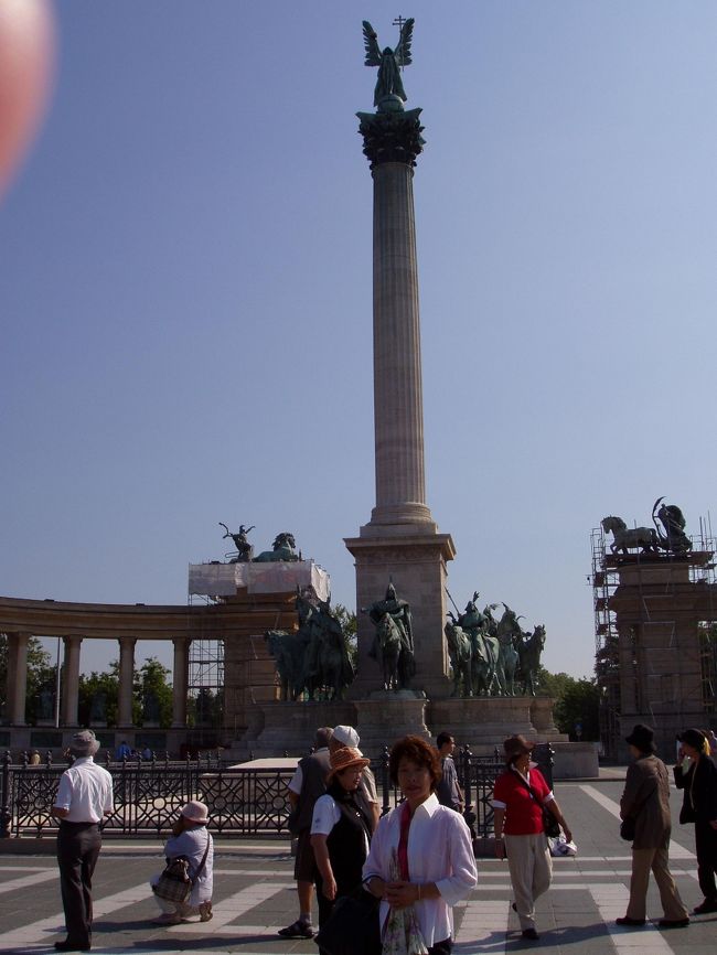 ☆ブタペスト<br />英雄広場、ここにもソ連の戦車が！<br />