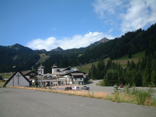 こちらは、Mt.Rainerではありません。宿泊したロッジの目の前の山です。