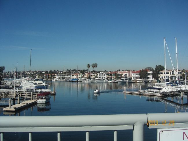 個人所有のヨット。お金持ちが住んでいる地域。