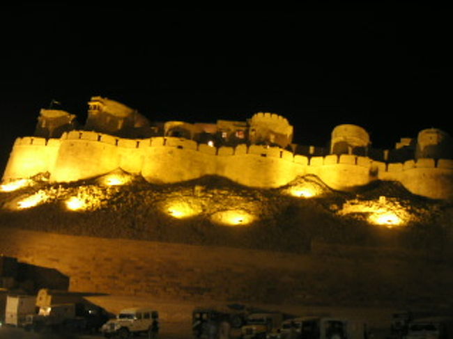 夜のジャイサルメール・フォート。