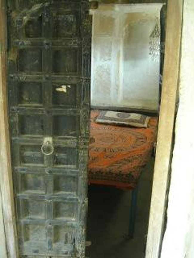 小さいけど居心地の良かった部屋。<br />（この宿で出会った面白いスウェーデン人カップルの紹介でこの次のDiuへ行くことに。感謝。）