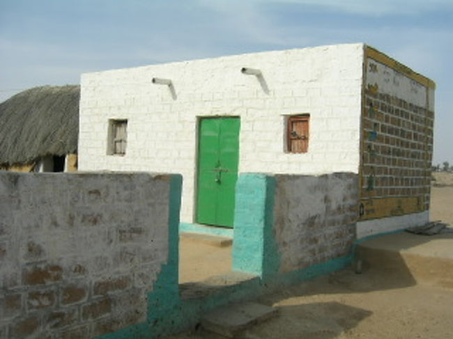 ところどころ寄った砂漠の村の一つ。<br />