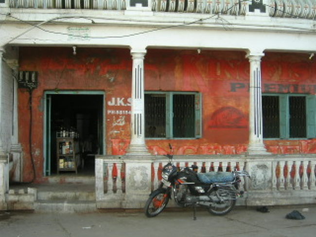 お酒が安く、いい雰囲気のバーがたくさん。