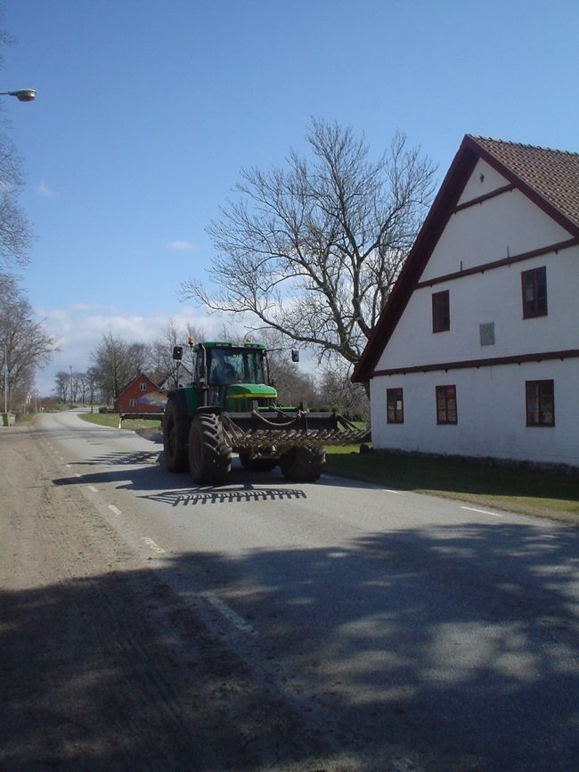 海外の農耕機械はでかくてかっこいい。迫力あります。