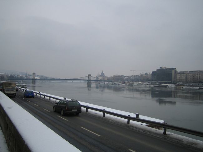 ドナウ川をはさんだブダペスト。<br />うらやましいね。