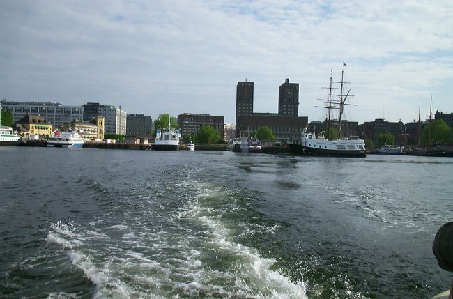 オスロの港から対岸のビックドイに向かいます。博物館が多く作られている場所です。