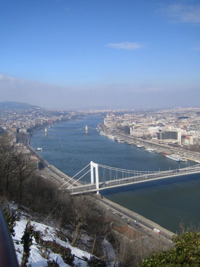 この街と別れるのは本当に惜しい。<br />いっそのこと住みたいね。<br />ハンガリー語、勉強しておくんだった。<br /><br />色々と思いが込み上げてきます。