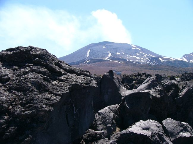 ３日目は鬼押し出しに行きました。小学校の遠足以来！今の歳になって改めて来てみると、けっこう良いもの。高山植物は時期が早く見ることができなかったけど、景色が何より良い！