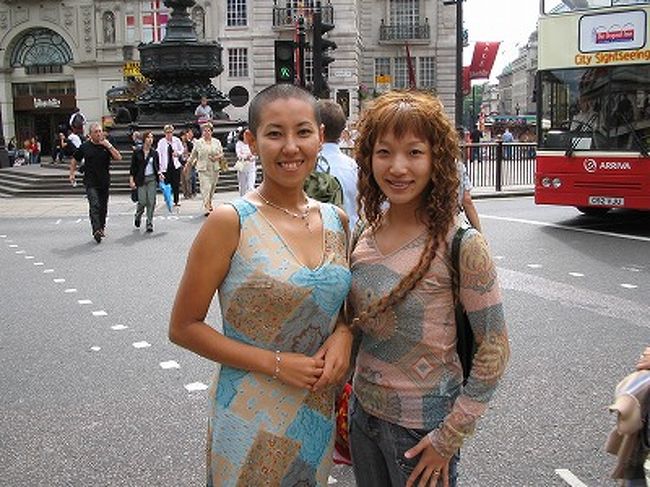 ただでさえ見苦しいのに、長時間のフライトで完璧にむくんじゃってるし↓しょぼーん↓それに比べて、史恵里の変わらない事☆羨ましかとです(p_q)