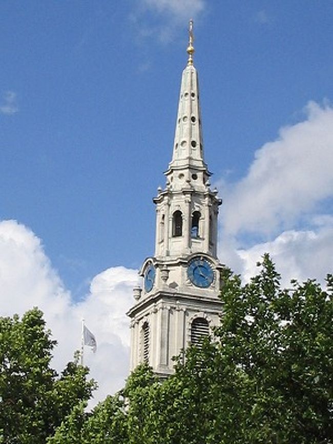 綺麗な白亜の塔。