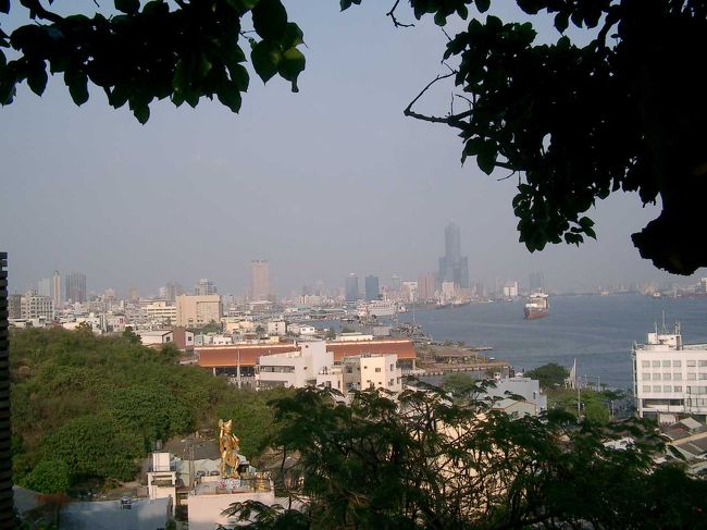 旧英国領事館のテラスから見た高雄港の景色