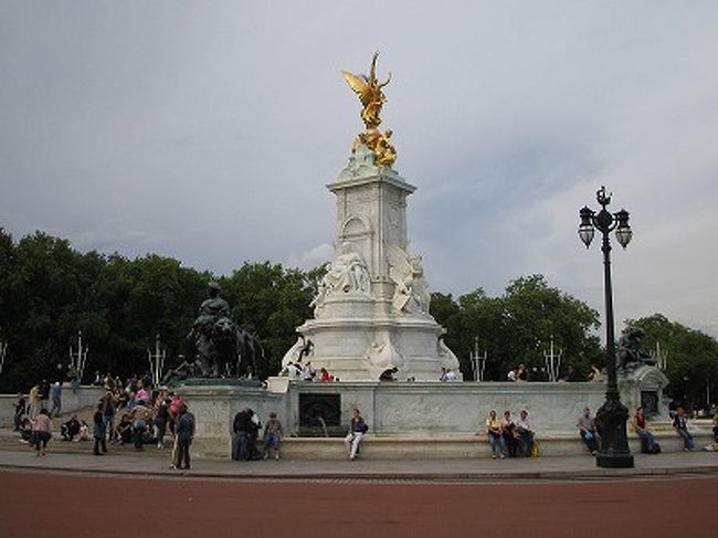 宮殿前の噴水です。