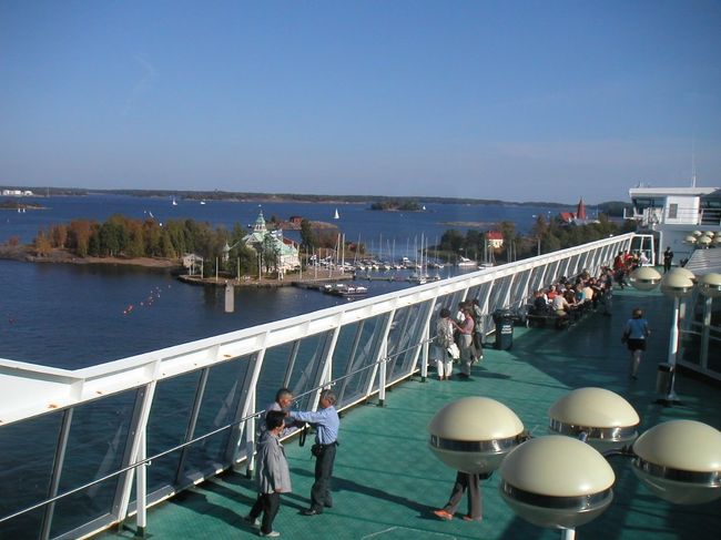 湾内にもたくさんの島が