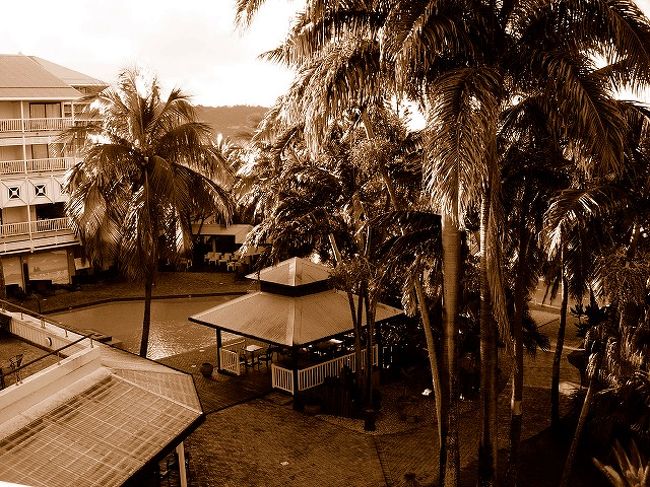 セピア風にしてみましたがいかがでしょう