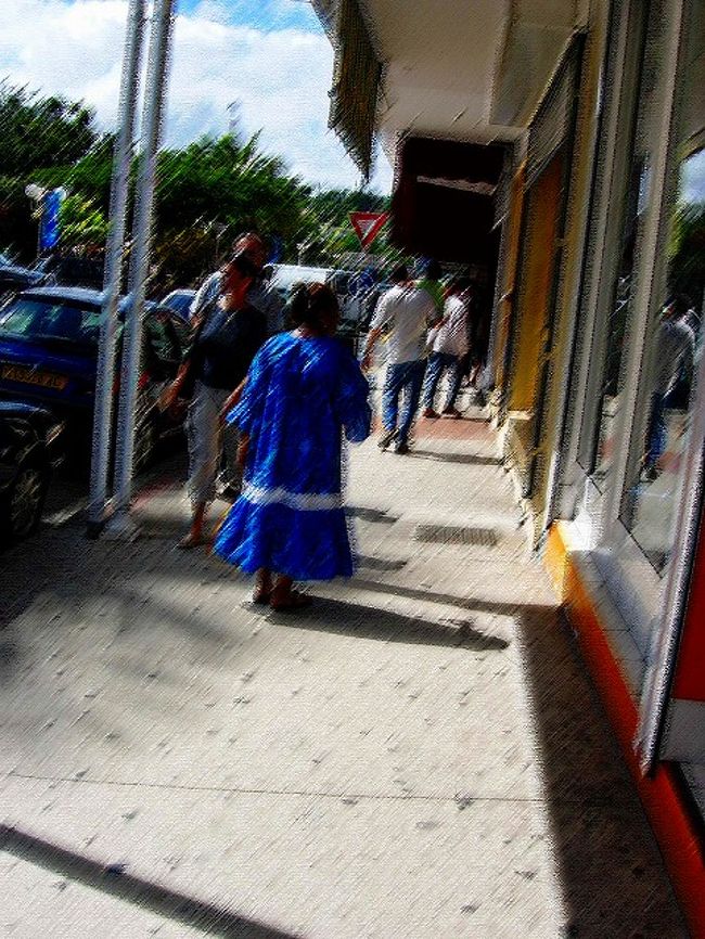 道行く人々はやっぱり南国メラネシア系。