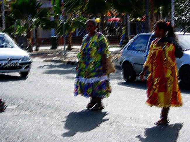 ヌーメアにも信号があるのですが、わたりたいところがそこにないだけかもしれません