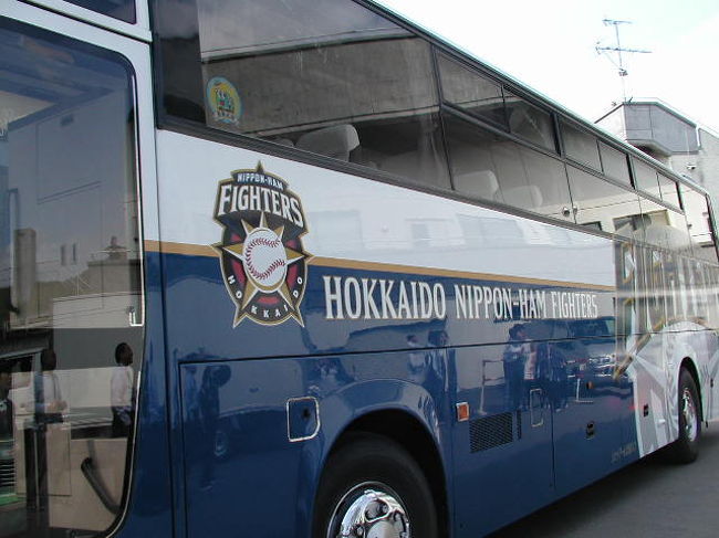 選手用バスは、２台所有！ＪＲ北海道から．．．<br />カラーも品がよくＧｏｏｄ！