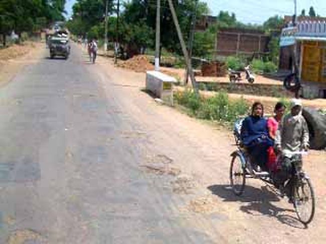 <br /><br />インドには数千にもおよぶ職業カーストがあり、生まれながらにして、運命が定まってるような世界が現存する。