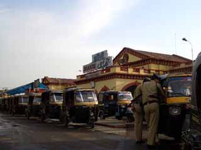 <br /><br />ジャンスィー駅に到着<br /><br />ここからは、列車でアグラを目指す