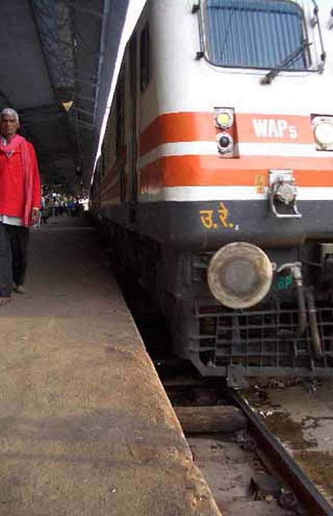 <br />１０分遅れで列車が入ってきた･･･<br /><br />なかなか優秀だね！