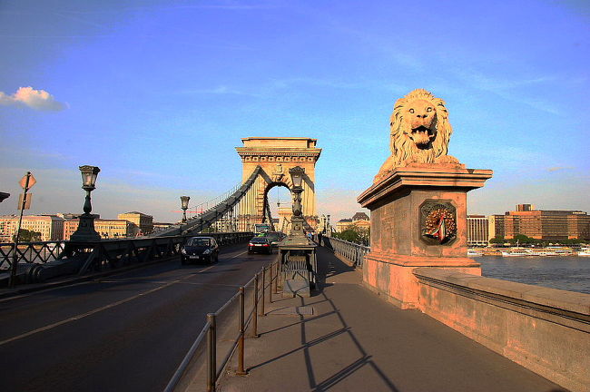 観光名所の鎖橋