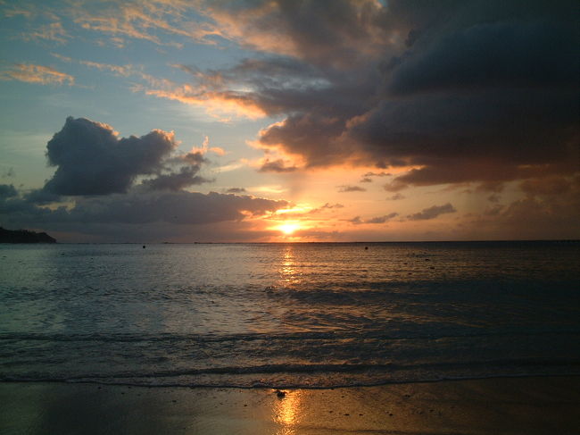 ホテル前の夕焼け。<br />楽しい１日はあっと言う間ですね。。。