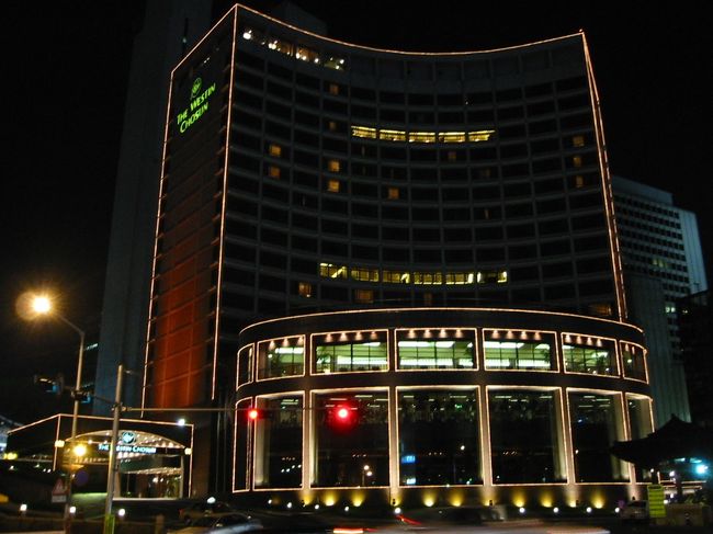 ウェスティン朝鮮ホテル。<br />夜の方が綺麗。