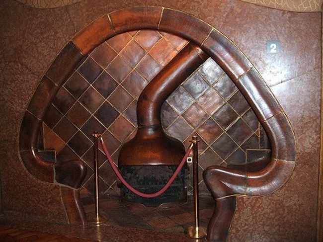 このマッシュルーム型の暖炉、可愛すぎ(♥∀♥)