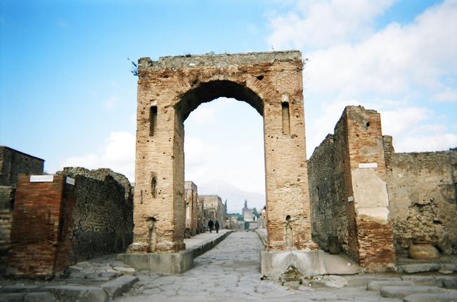 フォロの奥の門