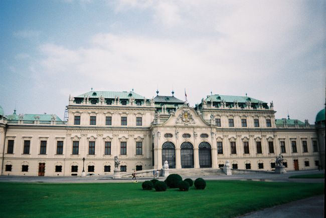 ベルヴェデーレ宮殿です。オイゲン公の夏の離宮です。