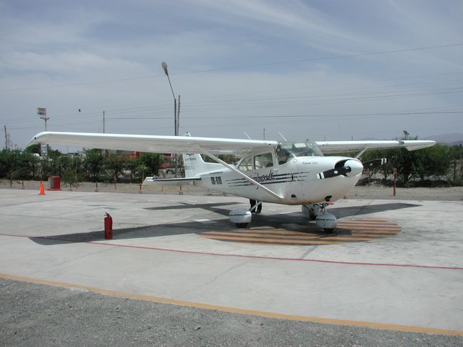 ☆ナスカ遊覧セスナ☆<br />パイロットを含めて4人乗りの小さなセスナ。<br />一緒に乗っていた外人は、吐きまくってて辛そうだった〜〜。　