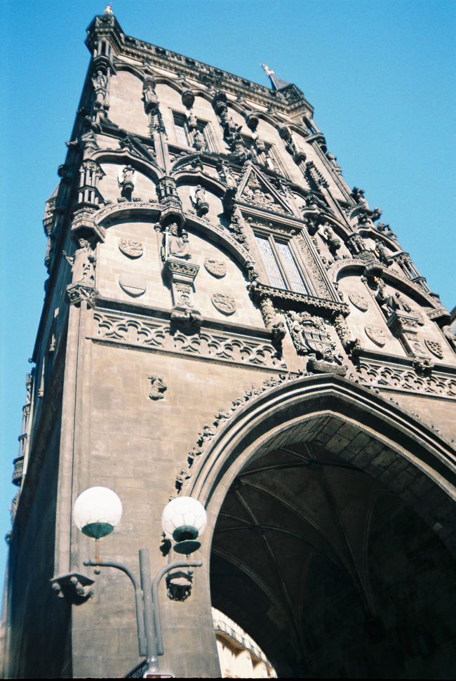 そそり立つ火薬塔です。火薬の保管庫として使われていた塔で、高さ６５ｍだそうです。階段で塔に登ることができ、景色を見ました。眺望がすばらしいです。