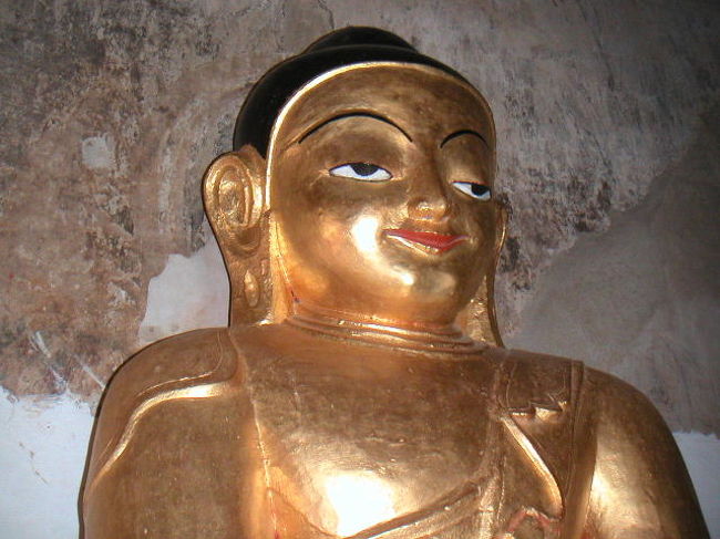 目が・・・・怖い・・・。