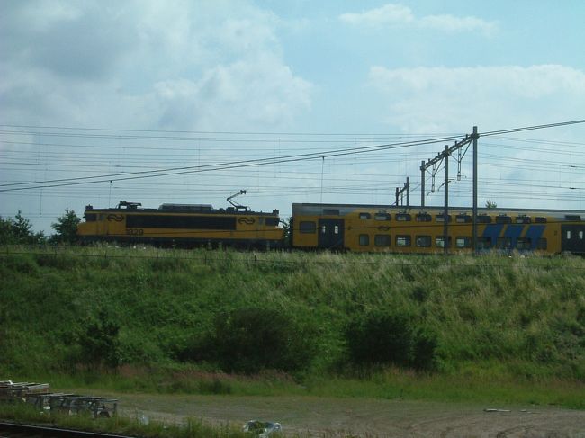 アムステルダム中央駅に向かう電車の中