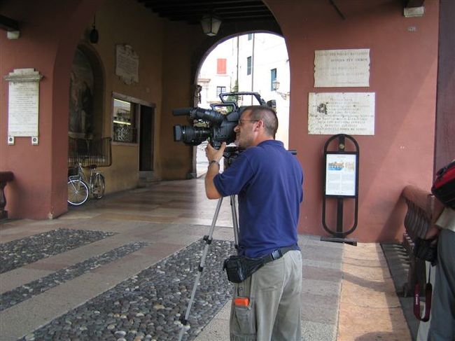 ポンテコペルト（屋根付橋）から広がるパノラマを撮影