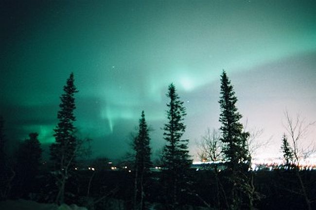 オーロラ<br />この日はあまり動きが活発ではなかったので、良いできのオーロラ写真とはいえない。