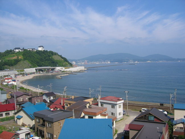 石狩湾：海岸沿いの道を北上していった。潮のにおいを楽しみながら富良野を目指した。海を見て昔を思い出した。