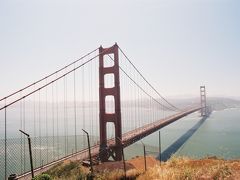 【ゴールデン ゲート ブリッジ】

US-101に合流するとすぐにゴールデン ゲート ブリッジ（Golden Gate Bridge）の手前にあるソーサリート（Sausalito）側のゴールデン ゲート ビュー ポイント（Golden Gate View Point）に立ち寄ることができます。

On the route US-101 south, Sausalito, San Francisco, California